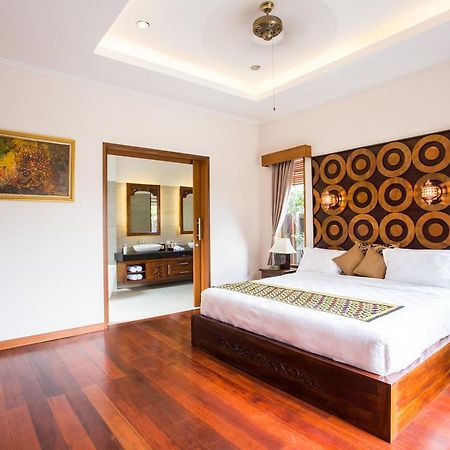 Villa Dk - Bali นูซาดูอา ภายนอก รูปภาพ