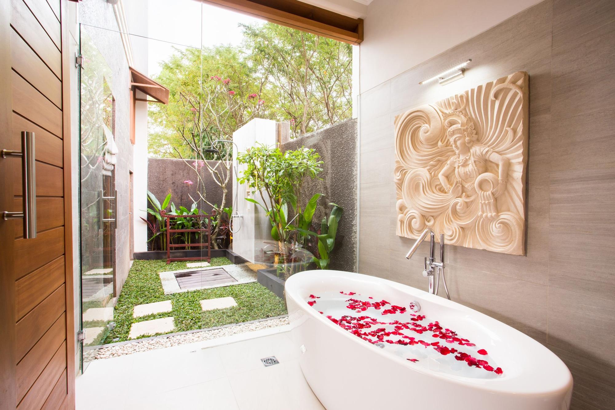 Villa Dk - Bali นูซาดูอา ภายนอก รูปภาพ